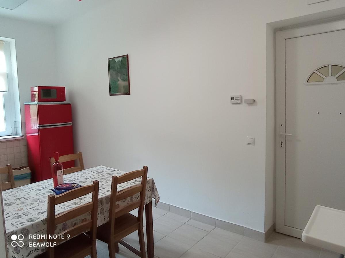Gizella Apartman Eger Exterior foto