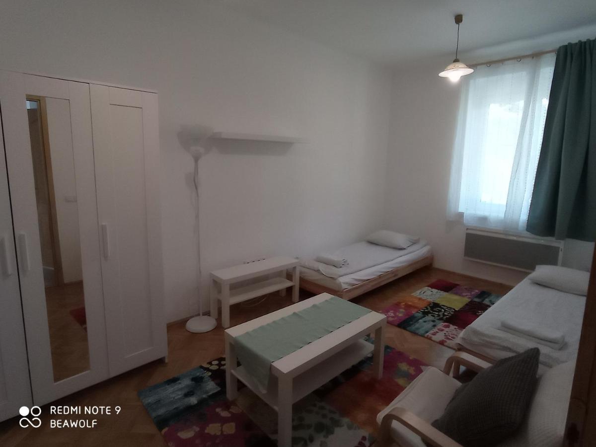 Gizella Apartman Eger Exterior foto