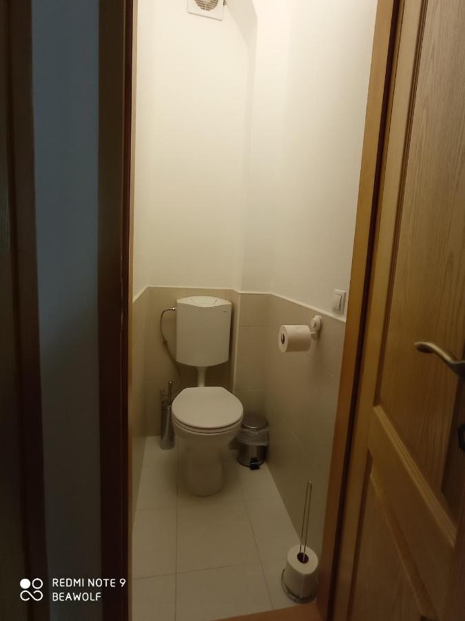 Gizella Apartman Eger Exterior foto