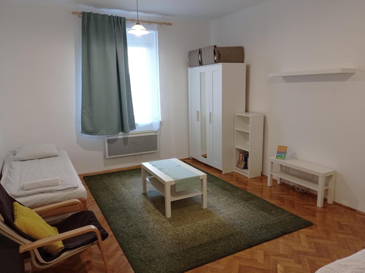 Gizella Apartman Eger Exterior foto